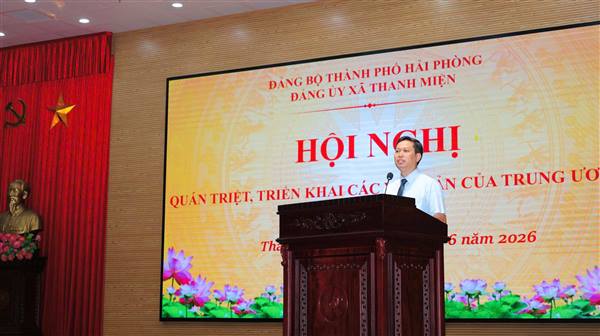 Đảng bộ xã Thanh Miện tổ chức Lễ trao tặng Huy hiệu Đảng và quán triệt các quy định, nghị quyết mới của Trung ương