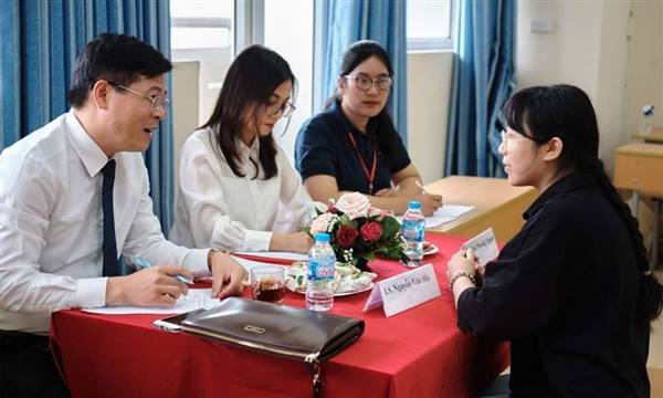 Hưởng ứng Ngày Pháp luật Việt Nam gắn với chuyển đổi số