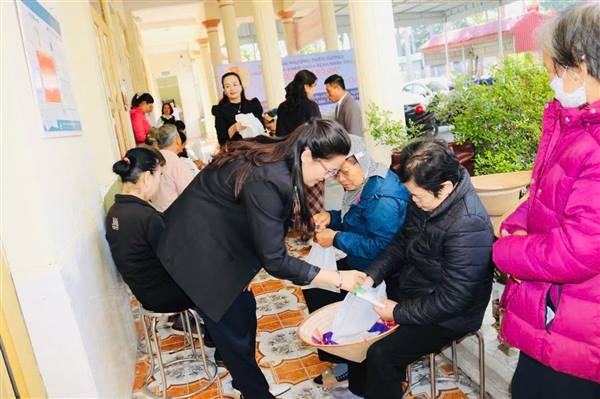 PHƯỜNG THIÊN HƯƠNG TRIỂN KHAI CHƯƠNG TRÌNH KHÁM, CHỮA BỆNH NHÂN ĐẠO “VÌ ĐÔI MẮT LÀ VÔ GIÁ”