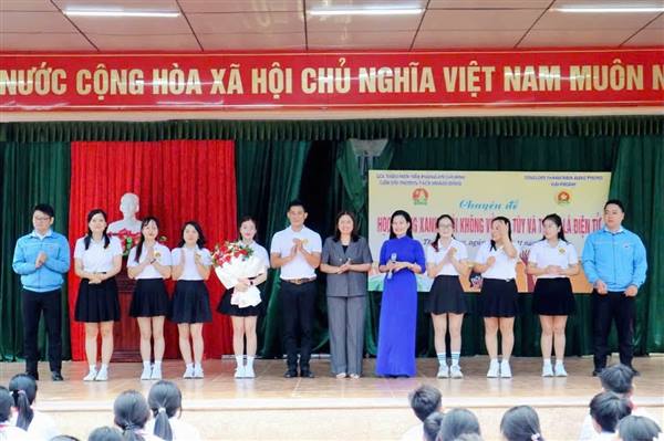Tuyên truyền phòng chống ma túy học đường - Hãy nói KHÔNG với “cái chết trắng”