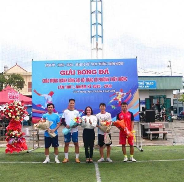 KHAI MẠC GIẢI BÓNG ĐÁ CHÀO MỪNG THÀNH CÔNG ĐẠI HỘI ĐẢNG BỘ PHƯỜNG THIÊN HƯƠNG LẦN THỨ I, NHIỆM KỲ 2025 – 2030

VÀ KỶ NIỆM 80 NĂM CÁCH MẠNG THÁNG TÁM, QUỐC KHÁNH 2/9 ⛹️⚽