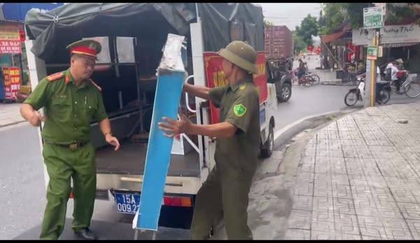 CÔNG AN PHƯỜNG THIÊN HƯƠNG RA QUÂN ĐẢM BẢO TRẬT TỰ AN TOÀN GIAO THÔNG, GIẢI TỎA LẤN CHIẾM LÒNG LỀ ĐƯỜNG PHỤC VỤ ĐẠI HỘI ĐẠI BIỂU ĐẢNG BỘ THÀNH PHỐ LẦN THỨ I, NHIỆM KỲ 2025 - 2030