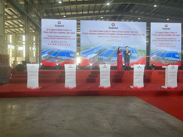  Chủ tịch UBND phường Thiên Hương dự lễ khánh thành Công ty TNHH Gabriel Việt Nam - Khu công nghiệp Nam Cầu Kiền.