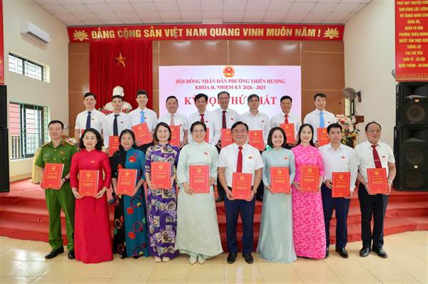 Kỳ họp thứ nhất HĐND phường Thiên Hương khóa II: Kiện toàn các chức danh chủ chốt phường Thiên Hương nhiệm kỳ 2026 - 2031