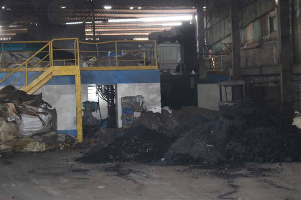 KIỂM TRA SẢN XUẤT CÔNG TY ĐÚC QUANG MINH PHƯỜNG THIÊN HƯƠNG: Ô NHIỄM ĐANG TẤN CÔNG KHU DÂN CƯ