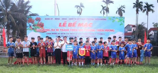 Bế mạc Giải bóng đá hè Thanh thiếu nhi phường Thiên Hương năm 2026: Sân chơi rực lửa, ươm mầm tài năng