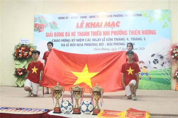 ️SÔI NỔI KHAI MẠC GIẢI BÓNG ĐÁ HÈ VÀ KHÁNH THÀNH CÔNG TRÌNH ĐIỆN CHIẾU SÁNG SÂN VẬN ĐỘNG LÂM ĐỘNG ️