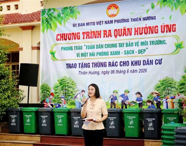 Phường Thiên Hương ra quân hành động vì một Hải Phòng “Xanh - Sạch - Đẹp”, trao tặng 200 thùng rác cho khu dân cư