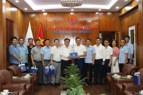 CHỦ TỊCH UBND PHƯỜNG THIÊN HƯƠNG LÀM VIỆC VỚI TRƯỜNG ĐẠI HỌC HÀNG HẢI VIỆT NAM