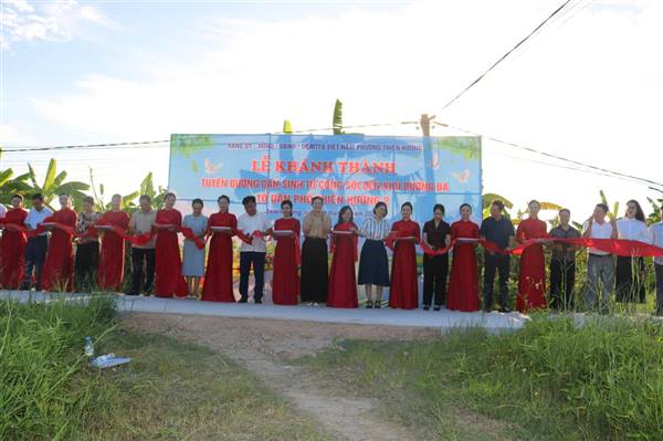 KHÁNH THÀNH TUYẾN ĐƯỜNG DÂN SINH TỪ NGUỒN XÃ HỘI HÓA PHƯỜNG THIÊN HƯƠNG