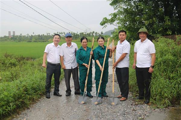 PHƯỜNG THIÊN HƯƠNG KHỞI CÔNG TUYẾN ĐƯỜNG DÂN SINH TỪ NGUỒN XÃ HỘI HÓA