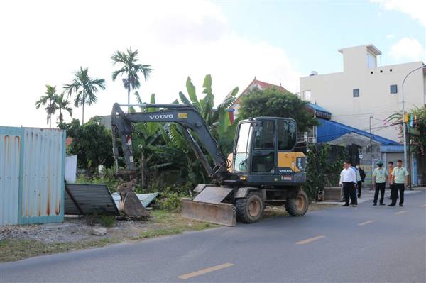 PHƯỜNG THIÊN HƯƠNG QUYẾT LIỆT XỬ LÝ THÁO DỠ CÔNG TRÌNH TRÁI PHÉP TẠI TỔ DÂN PHỐ KIỀN BÁI 5