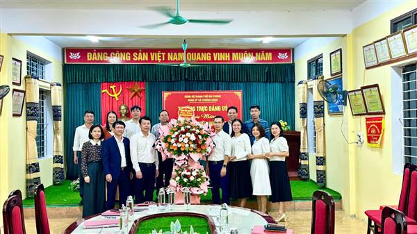 Thường trực Đảng ủy xã Thượng Hồng tổ chức buổi làm việc với Ban Giám hiệu các nhà trường trên địa bàn xã