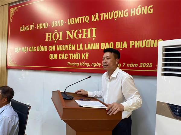Xã nhà tổ chức&nbsp;Hội nghị gặp mặt các đồng chí nguyên là lãnh đạo chủ chốt của địa phương qua các thời kỳ