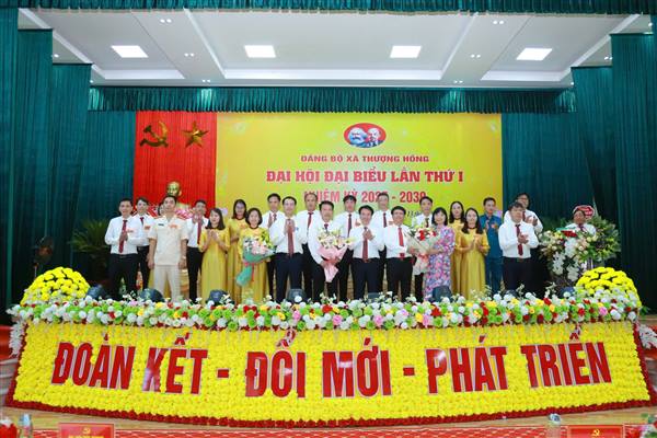 Đại hội đại biểu đảng bộ xã Thượng Hồng lần thứ nhất, nhiệm kỳ 2025-2030 thành công tốt đẹp