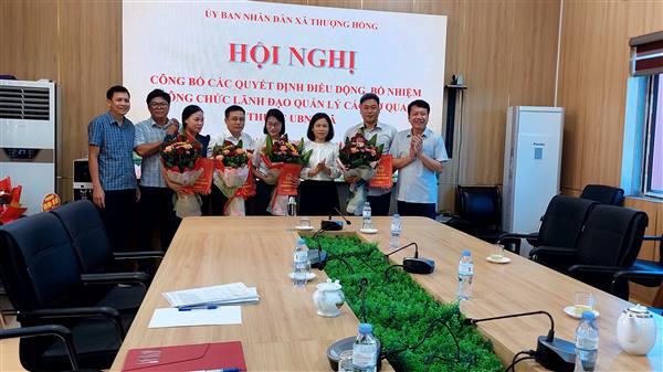 UBND xã Thượng Hồng tổ chức hội nghị công bố các quyết định về công tác cán bộ