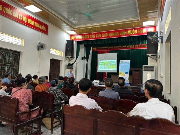 Trung tâm Dịch vụ sự nghiệp công xã tổ chức tập huấn phòng trừ sâu bệnh cho lúa chiêm xuân 2026.