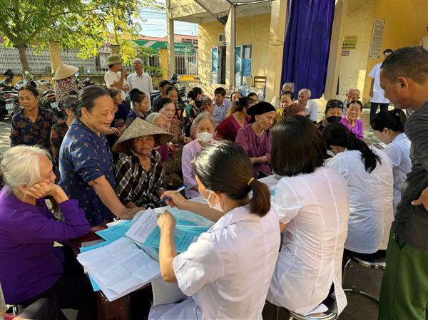 Xã nhà tổ chức khám sức khỏe định kỳ, sàng lọc một số bệnh thường gặp cho người cao tuổi theo Nghị quyết số 49/2025/NQ-HĐND năm 2026