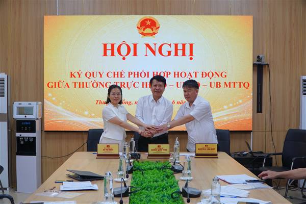 Hội đồng nhân dân xã Thượng Hồng tổ chức hội nghị đánh giá kết quả công tác tháng 5, triển khai nhiệm vụ trọng tâm tháng 6 năm 2026