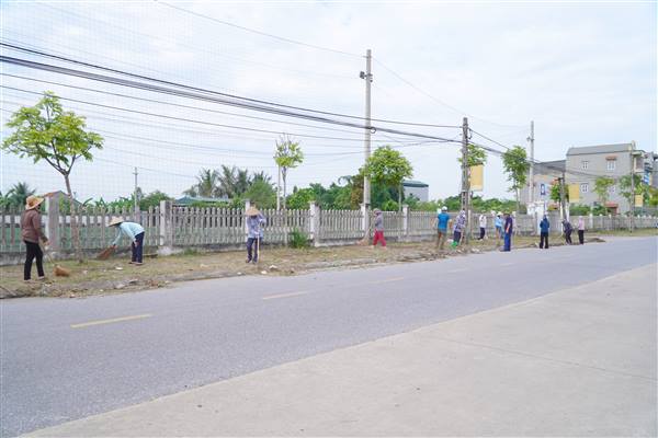 Thượng Hồng phát động phong trào thi đua “Toàn dân chung tay bảo vệ môi trường, vì một Việt Nam xanh - sạch - đẹp”, ra quân tổng dọn vệ sinh môi trường trên địa bàn xã