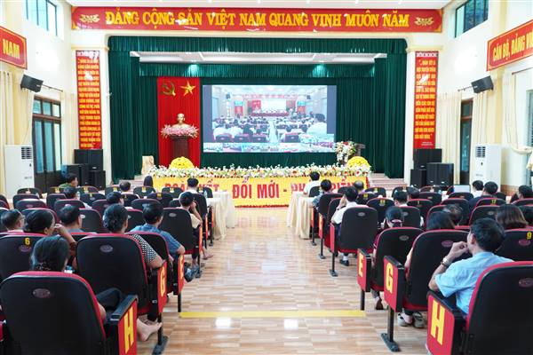 Thủ tướng Chính phủ Lê Minh Hưng và Đoàn đại biểu Quốc hội thành phố tiếp xúc cử tri Hải Phòng chuẩn bị Kỳ họp thứ 2, Quốc hội khóa XVI