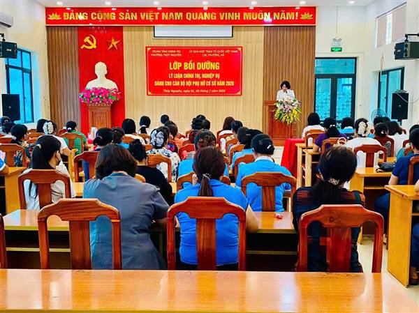 Khai mạc lớp tập huấn bồi dưỡng lý luận chính trị, nghiệp vụ cho cán bộ Hội Phụ nữ cơ sở năm 2026