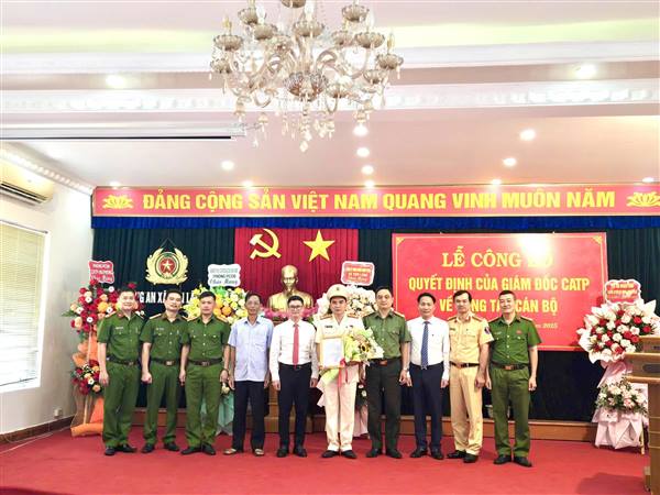 Đồng chí Thượng tá Phạm Duy Thành được bổ nhiệm giữ chức vụ Trưởng Công an xã Tiên Lãng