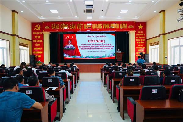 ĐẢNG ỦY XÃ TIÊN LÃNG KIỆN TOÀN TỔ CHỨC, BÀN GIAO NHIỆM VỤ THAM MƯU CÔNG TÁC DÂN VẬN