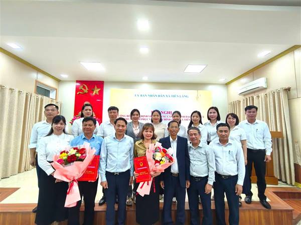 XÃ TIÊN LÃNG CÔNG BỐ QUYẾT ĐỊNH VỀ CÔNG TÁC CÁN BỘ TRUNG TÂM PHỤC VỤ HÀNH CHÍNH CÔNG