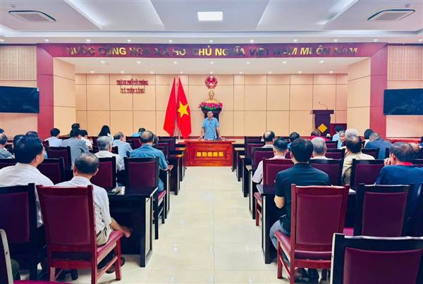 UBND XÃ TIÊN LÃNG TỔ CHỨC HỘI NGHỊ GIAO BAN ĐÁNH GIÁ TIẾN ĐỘ THỰC HIỆN CHỈ THỊ SỐ 17/CT-UBND CỦA THÀNH PHỐ HẢI PHÒNG