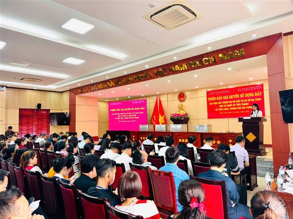 XÃ TIÊN LÃNG TỔ CHỨC PHIÊN ĐẤU GIÁ QUYỀN SỬ DỤNG ĐẤT TẠI KHU TÁI ĐỊNH CƯ TIÊN THANH