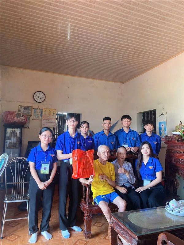 Sức trẻ sinh viên lan tỏa nhiều việc làm ý nghĩa tại xã Tiên Minh