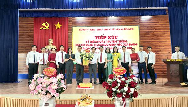📌 XÃ TIÊN MINH TỔ CHỨC HỘI NGHỊ KỶ NIỆM NGÀY TRUYỀN THỐNG CÁC CƠ QUAN THAM MƯU, GIÚP VIỆC CỦA ĐẢNG VÀ CƠ QUAN MẶT TRẬN TỔ QUỐC VIỆT NAM