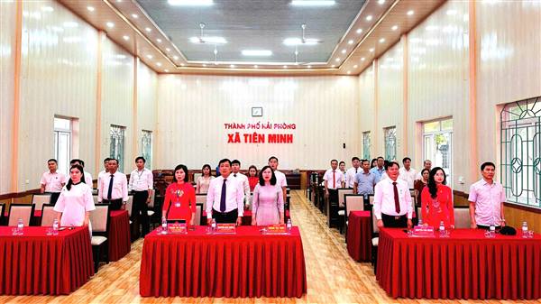 ĐẢNG ỦY - HĐND - UBND - UB MTTQ VIỆT NAM XÃ TIÊN MINH TỔ CHỨC LỄ CHÀO CỜ ĐẦU THÁNG 10/2026