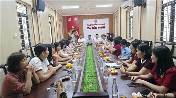 Xã Tiên Minh tiếp xúc, động viên giáo viên ôn thi vào lớp 10 THPT năm học 2026–2027