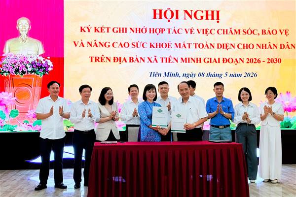 Bệnh viện Mắt Hải Phòng ký kết chương trình hợp tác chăm sóc sức khỏe mắt cho Nhân dân xã Tiên Minh