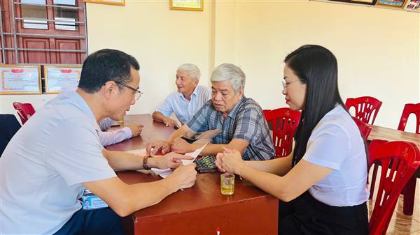 Xã Tiên Minh: Tiếp tục triển khai mô hình “Hành chính lưu động – Hỗ trợ không khoảng cách”