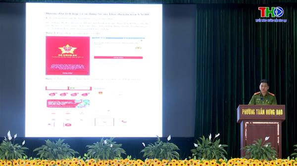 Phường trần hưng đạo triển khai mở đợt cao điểm cài đặt sổ sức khỏe điện tử trên địa bàn phường.