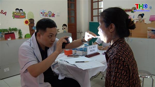 Phường Trần Hưng Đạo khám sức khỏe định kỳ miễn phí cho người cao tuổi, góp phần chăm lo sức khỏe cộng đồng.