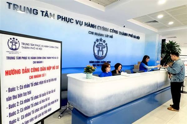 Việc triển khai Nghị định số 118/2025/NĐ-CP ngày 9/6/2025 của Chính phủ về thực hiện thủ tục hành chính theo cơ chế một cửa, một cửa liên thông tại Bộ phận một cửa và Cổng Dịch vụ công quốc gia (Nghị định số 118/2025/NĐ-CP) đã cho thấy bước tiến quan trọng trong xây dựng Chính phủ số, lấy người dân làm trung tâm.