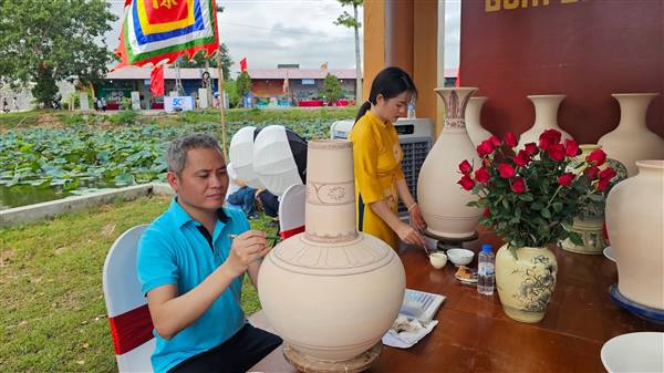🌼🎉🎊 Hội tụ tinh hoa ẩm thực, văn hóa, du lịch thành phố Hải Phòng mới tại Tuần Văn hóa, Du lịch và Xúc tiến Thương mại - Lễ hội mùa Thu Côn Sơn - Kiếp Bạc năm 2025.
-------
#CSKB #CônSơnKiếpBạc #CônSơn #KiếpBạc #ChíLinh #HảiDương #HảiPhòng #NguyễnTrãi #TrầnHưngĐạo
