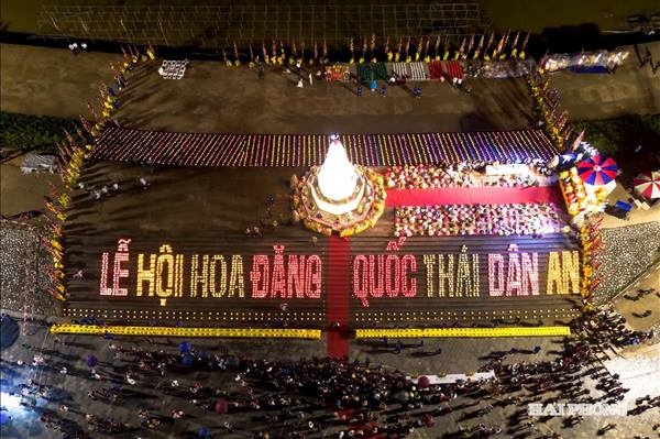 Tối nay, 7.000 hoa đăng được thả xuống dòng Lục Đầu tưởng niệm các tướng sĩ nhà Trần và những người đã ngã xuống trong các cuộc kháng chiến chống giặc nguyên mông 