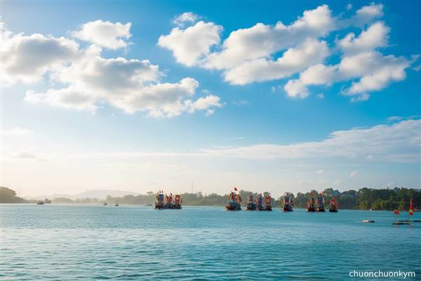 HOÀNH TRÁNG LỄ HỘI QUÂN TRÊN SÔNG LỤC ĐẦU 2025