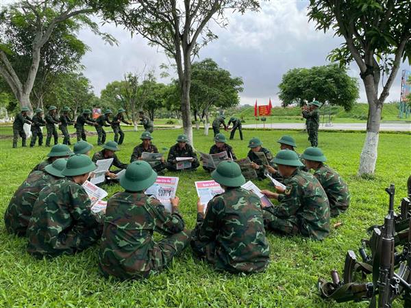 CHĂM LO ĐỜI SỐNG TINH THẦN, VĂN HOÁ CHO BỘ ĐỘI