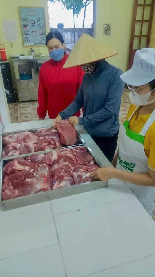 Trường Mầm non Thượng Quận bảo đảm an toàn, dinh dưỡng trong từng bữa ăn của trẻ