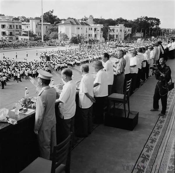 NHỮNG KHOẢNH KHẮC LỄ DUYỆT BINH KỶ NIỆM NGÀY THÀNH LẬP NƯỚC 2/9/1975