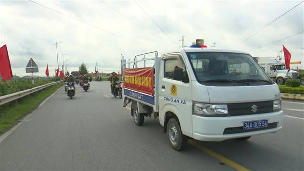 CÔNG AN PHƯỜNG TRẦN LIỄU TĂNG CƯỜNG CÁC BIỆN PHÁP ĐẢM BẢO TTATGT TRONG THÁNG CAO ĐIỂM CHO HỌC SINH ĐẾN TRƯỜNG