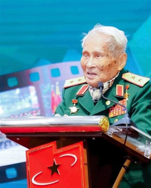 NHÌN UKRAINE VÀ NEPAL, CHÚNG TA THẤM THÍA CÂU NÓI CỦA TRUNG TƯỚNG NGUYỄN QUỐC THƯỚC 