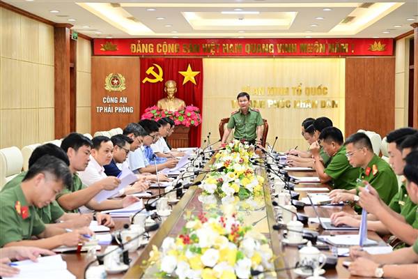 Bảo đảm an ninh trật tự, an toàn giao thông trước, trong và sau Đại hội 0 bộ thành phố.