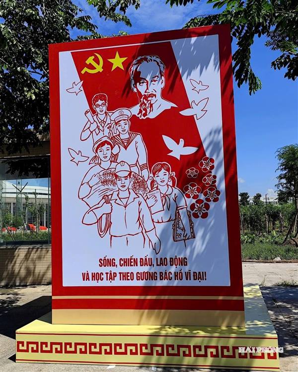 🇻🇳🇻🇳 Hải Phòng rực sắc đỏ chào mừng Đại hội Đảng bộ thành phố